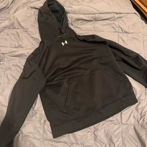Black Under armor sweatshirt